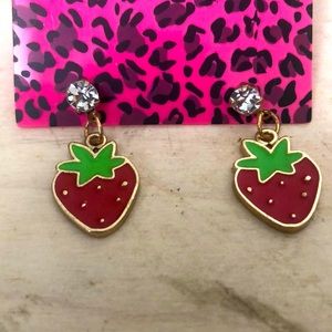 Strawberry 🍓 fashion earrings